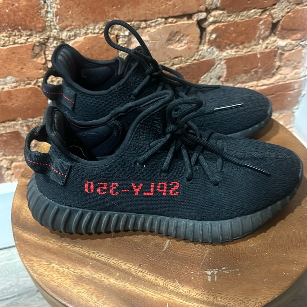 Yeezy Boost 350 V2’ “Bred”